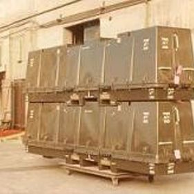 Container for F-16 droptank